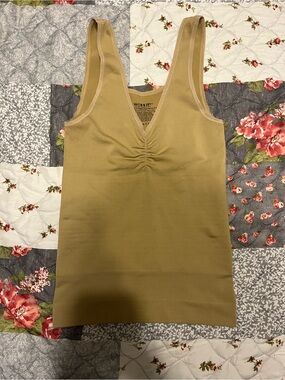 Ruched V‑Neck Seamless Shaping Tank - Tan